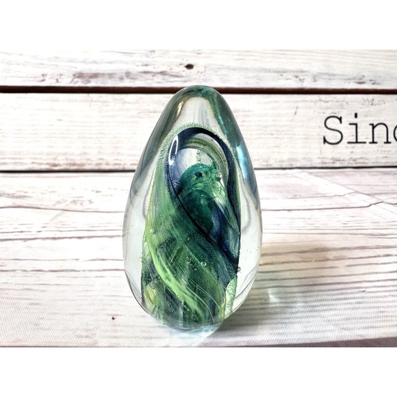 VTG Kerry Art Glass Egg Shaped Flower Paperweight Ireland Green Black Swirl - Picture 3 of 9